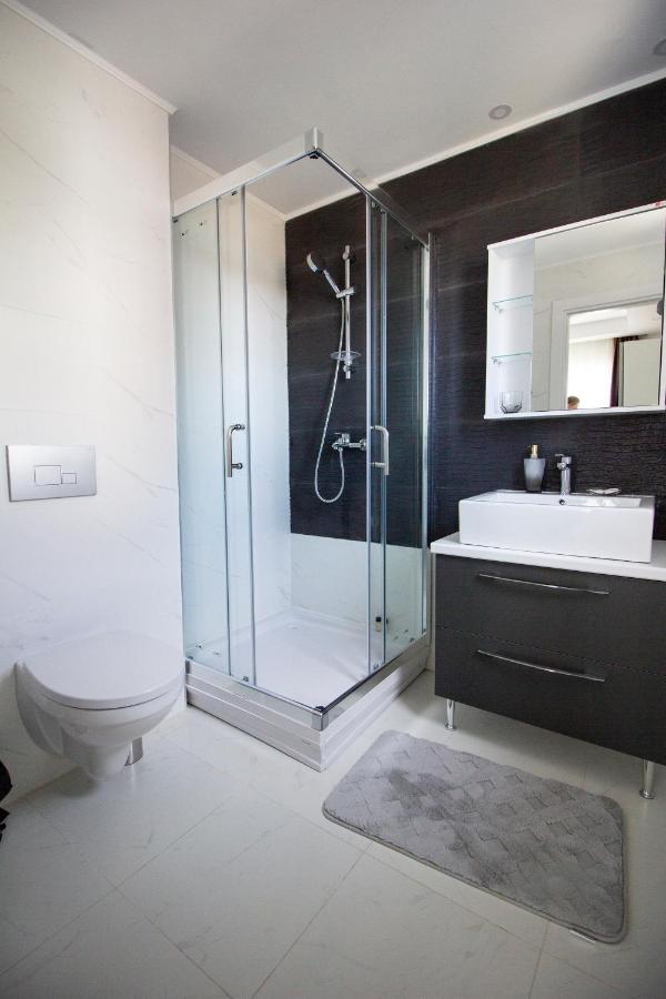 3 A502 Stayinn By Cosmopolis